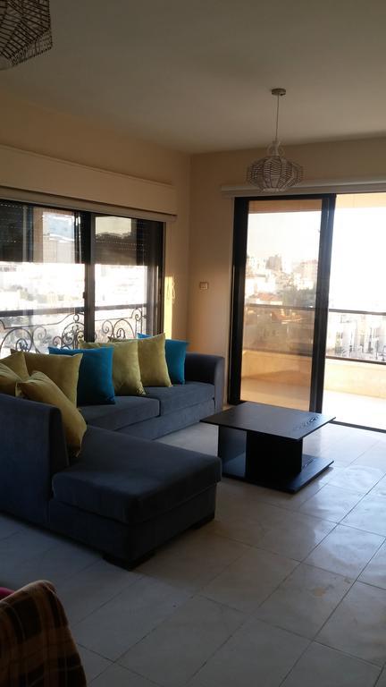 Cozy Dair Ghbar Apartment Amman Exterior photo